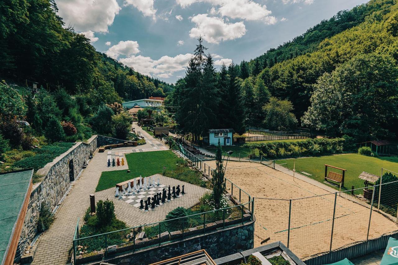 Ekoma Rezort Zvolen Luaran gambar